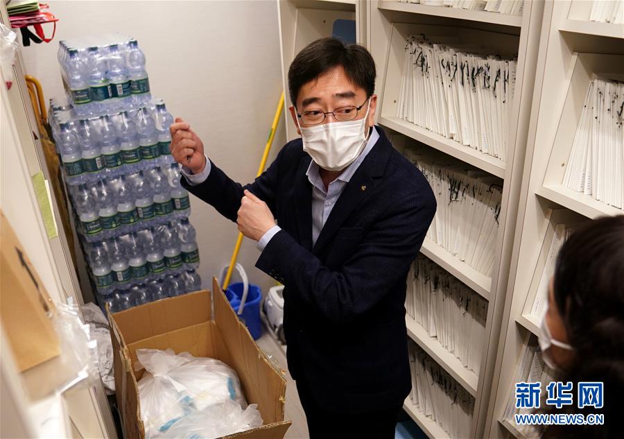 （香港故事·圖文互動）（3）從“非典”到新冠，一位香港醫(yī)生親歷的兩次抗疫