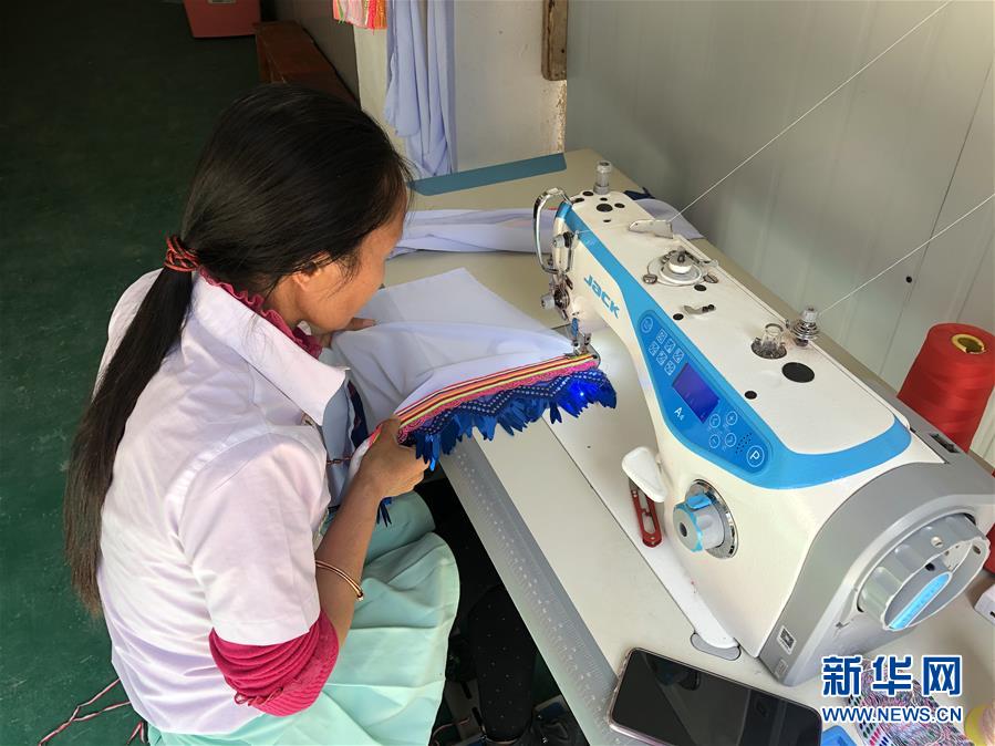 （新華全媒頭條·圖文互動）（9）春天里的5個(gè)“戰(zhàn)貧”瞬間——習(xí)近平總書記關(guān)于脫貧攻堅(jiān)決策部署指引攻克最后的深貧堡壘
