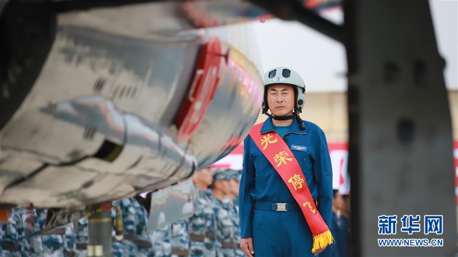 （圖文互動）（7）5290小時！中國空軍殲擊機飛行紀錄保持者光榮停飛