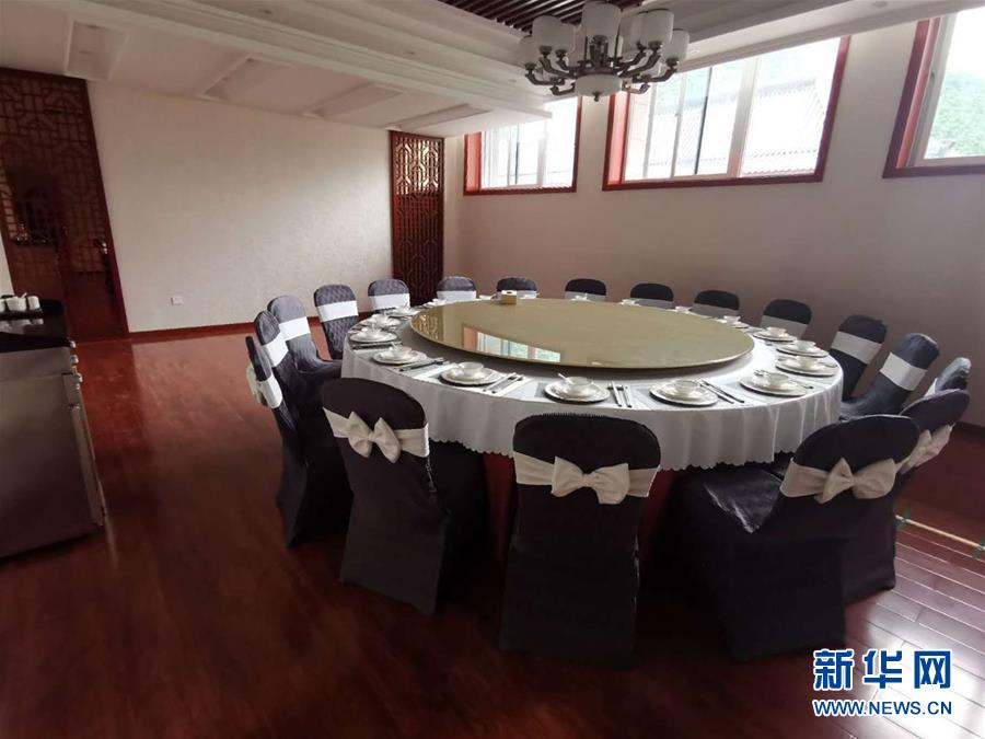 （新華視點·圖文互動）（7）學校建漂亮點本無錯，為何這所“豪華中學”讓人困惑？