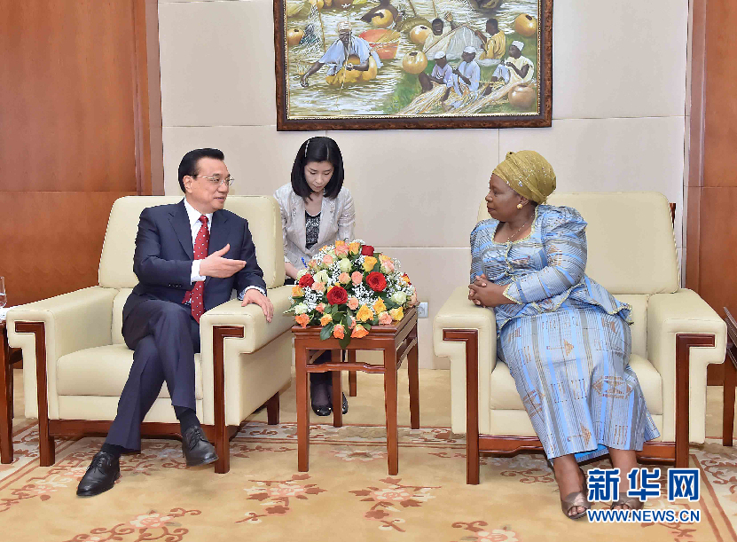 5月5日，中國國務院總理李克強在亞的斯亞貝巴非洲聯(lián)盟總部會見非盟委員會主席祖馬。 新華社記者李濤攝