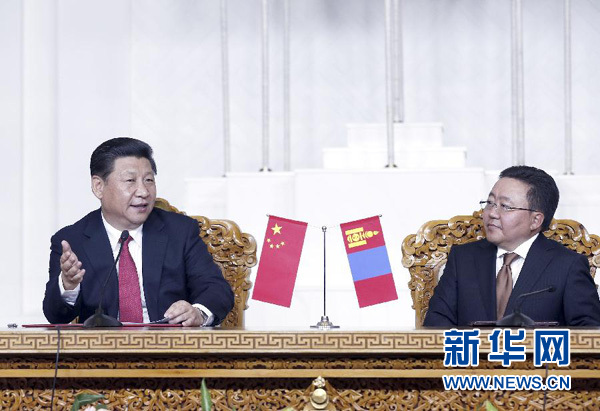8月21日，國家主席習(xí)近平在烏蘭巴托同蒙古國總統(tǒng)額勒貝格道爾吉舉行會(huì)談。會(huì)談后，兩國元首共同會(huì)見記者。 新華社記者 鞠鵬 攝
