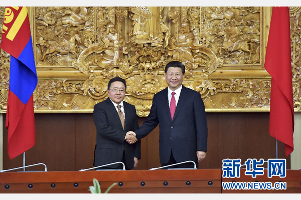 8月21日，國家主席習(xí)近平在烏蘭巴托同蒙古國總統(tǒng)額勒貝格道爾吉舉行會(huì)談。 新華社記者 李濤 攝 