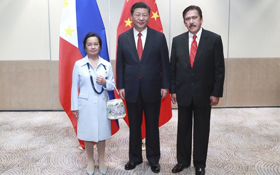 習(xí)近平會(huì)見菲律賓眾議長阿羅約和參議長索托